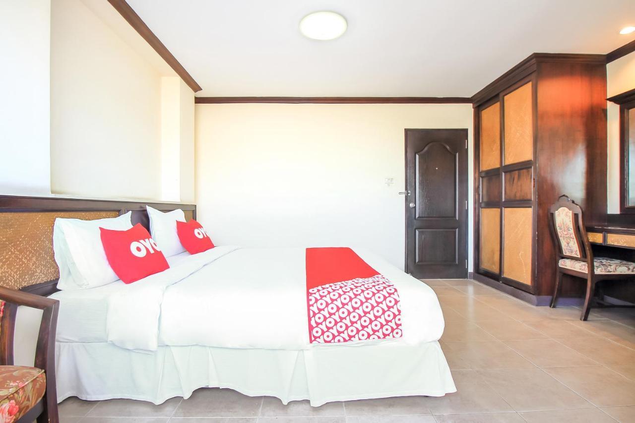 Oyo 383 White Inn Hotel Ban Khlong Lat Bua Khao Ngoại thất bức ảnh